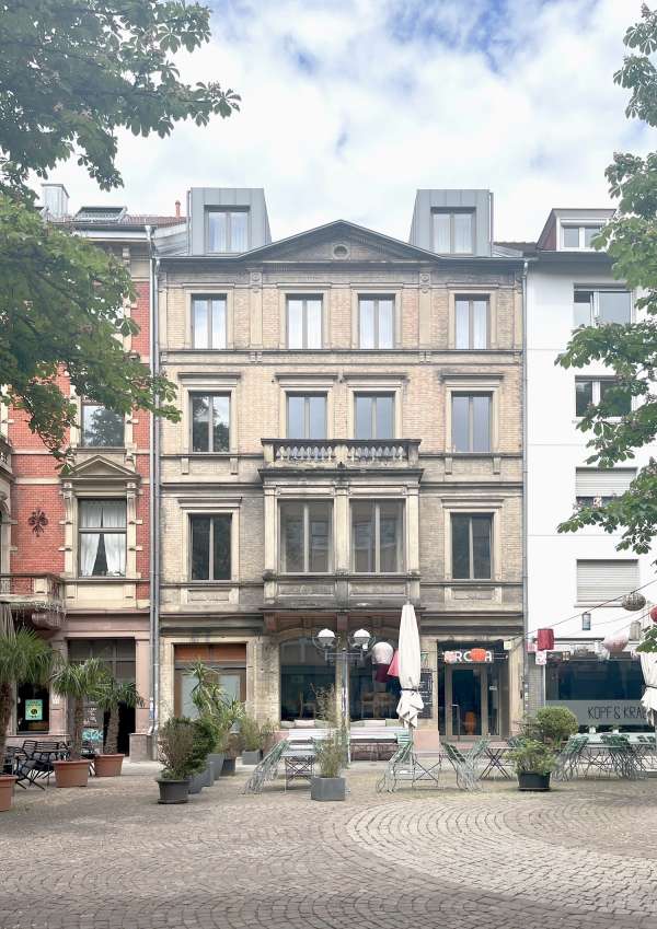 Strassenfassade nachher.jpg